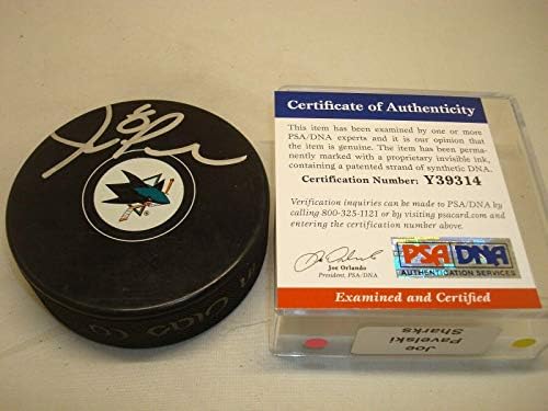 Джо Павелски подписа хокей шайба Сан Хосе Шаркс с автограф на PSA/DNA COA 1Б - за Миене на НХЛ с автограф