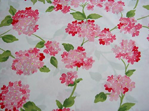 Букет от сладки розови цветове хортензия Flora Spring Rose в бяла кърпа by The Yard (CT187)