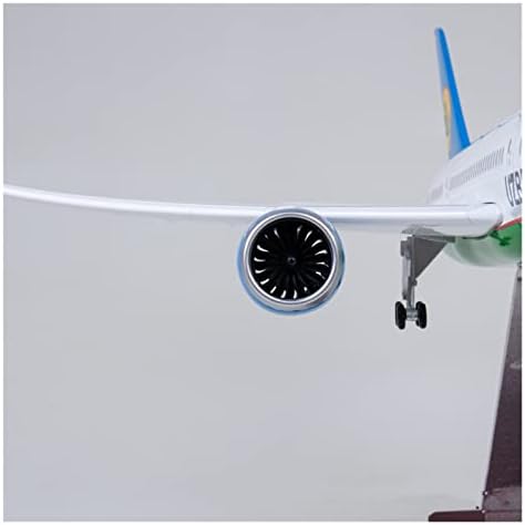 Модели на самолети 1:130 са Подходящи за самолети Боинг B787 Узбекских авиокомпании от смола с подсветка и джанти Коллекционный Графичен дисплей (Цвят: A)