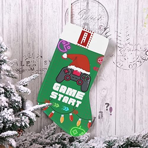 Коледни Чорапи с Монограм, Началото на видеоигри и буквата Q, в размер 18 Инча, Зелено-Бял с Инициалом